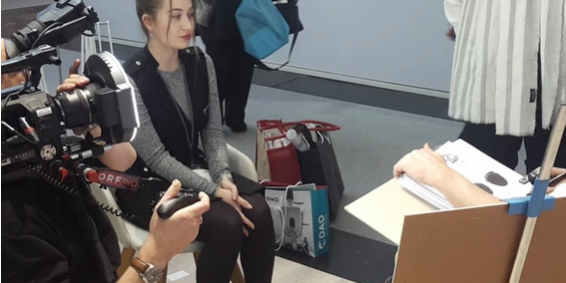 Filmaufnahmen mit Protagonisten und Kameramann